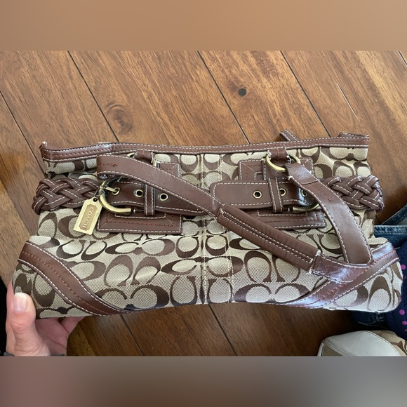 Coach purse - Picture 2 of 7